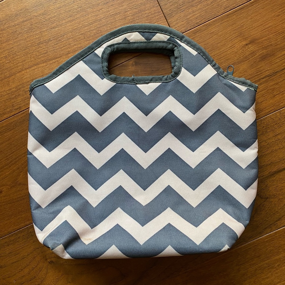 [Royal Classics] Gray & Light Pink Zigzag Pattern Lunchbag Tote
